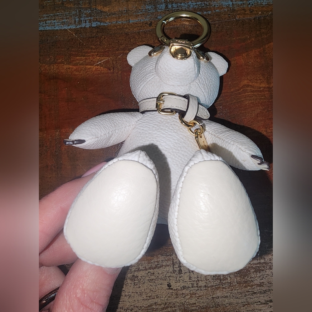 Coach Signature C White Cream Leather Mixed Metals Bear Purse Charm Keychain NEW - Picture 6 of 17